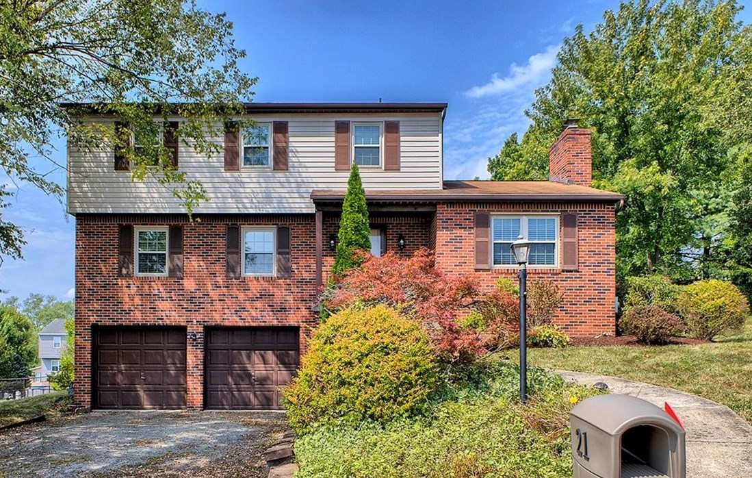 21 Rizzi Dr, North Huntingdon, PA 15642
