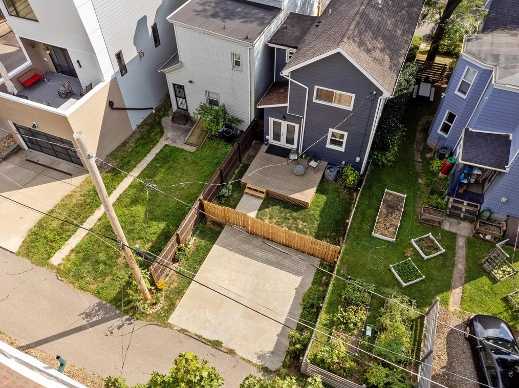 5817 Hays St, Pittsburgh, PA 15206-2415