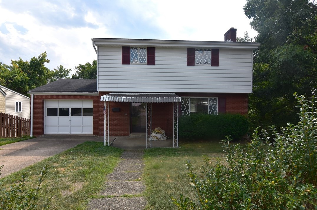 135 Marham Rd, Whitaker, PA 15120