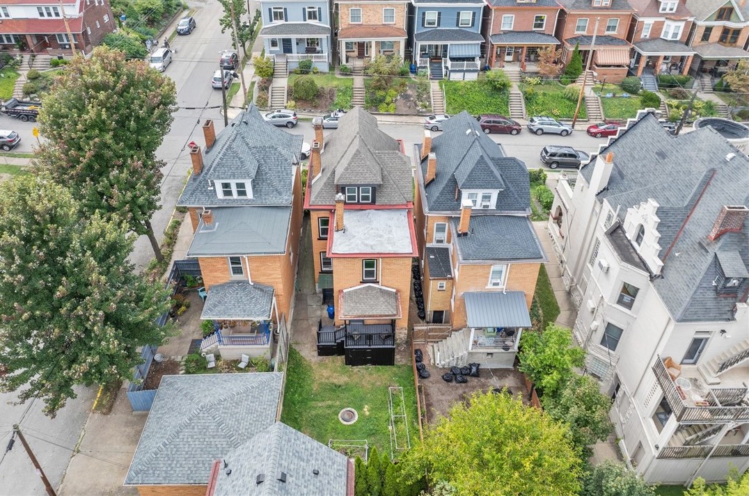 525 Lang Ave, Pittsburgh, PA 15208-2903