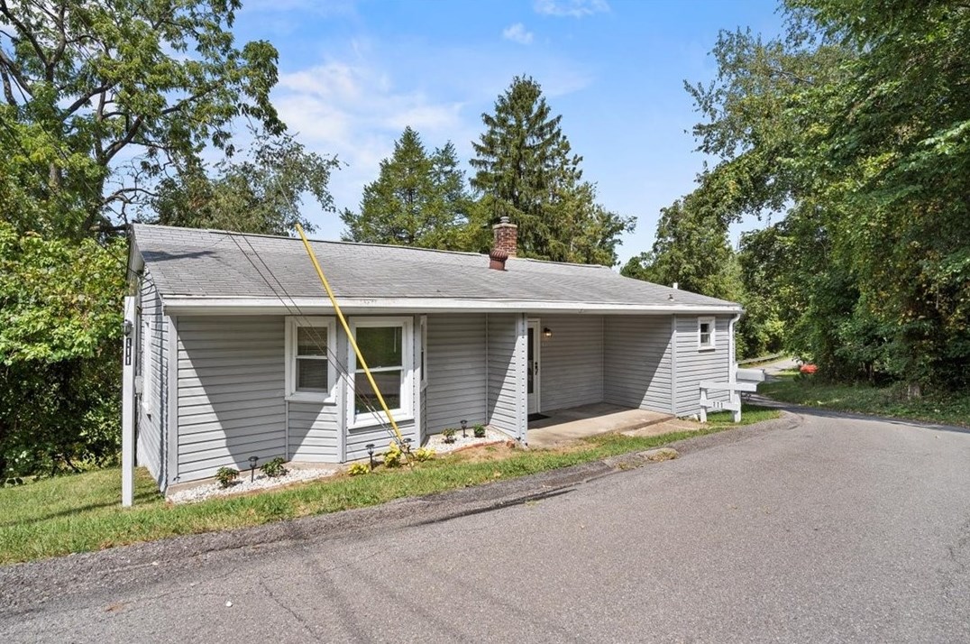 111 Kidder Ln North, Canonsburg, PA 15317