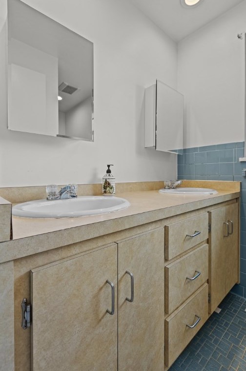 558 Pat Hvn Dr, Pittsburgh PA 15243-1726 exterior