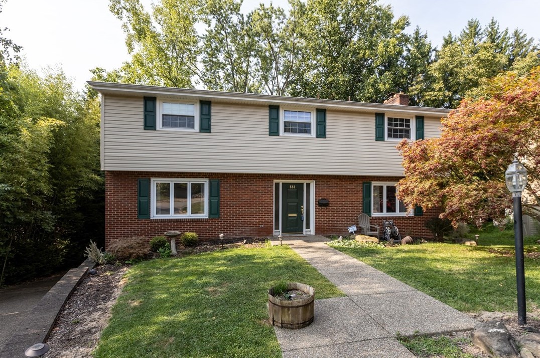 558 Pat Haven Dr, Pittsburgh, PA 15243-1739