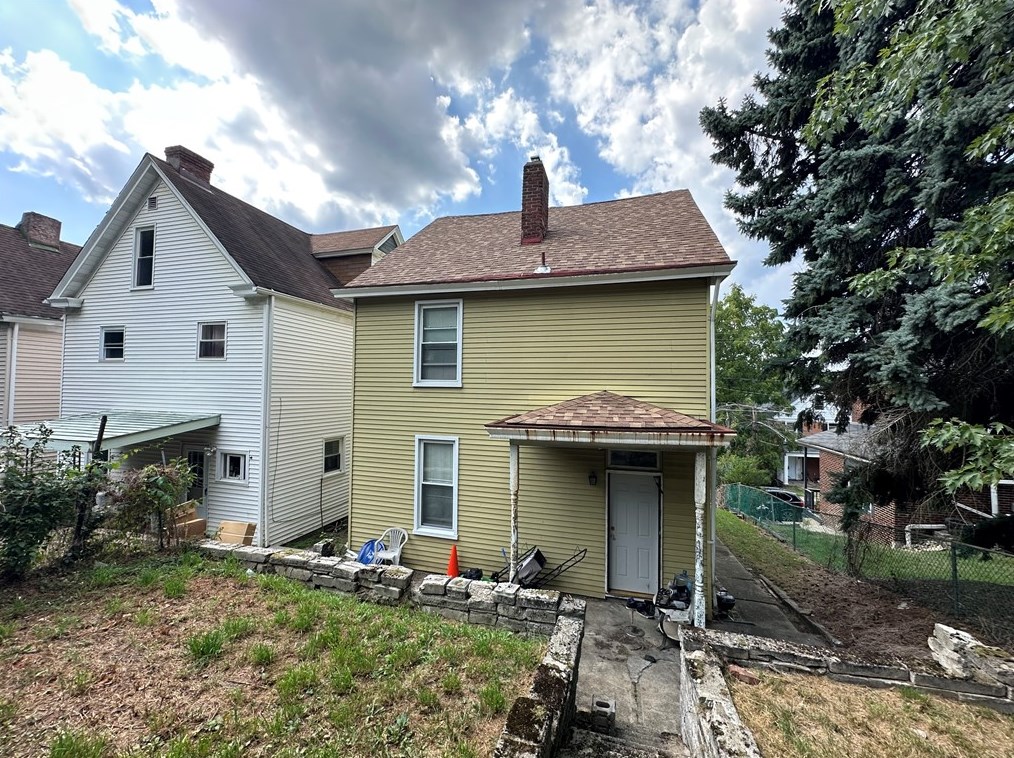 2007 Plainview Ave, Pittsburgh PA 15226-1335 exterior