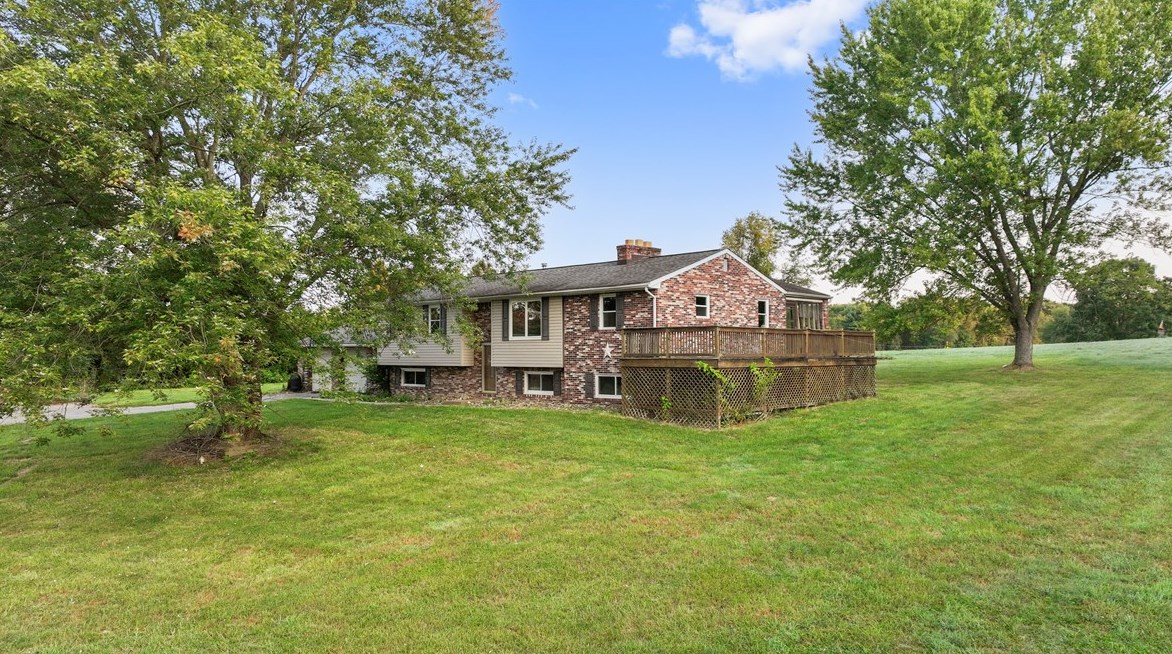643 Sunset Dr, Freeport, PA 16229