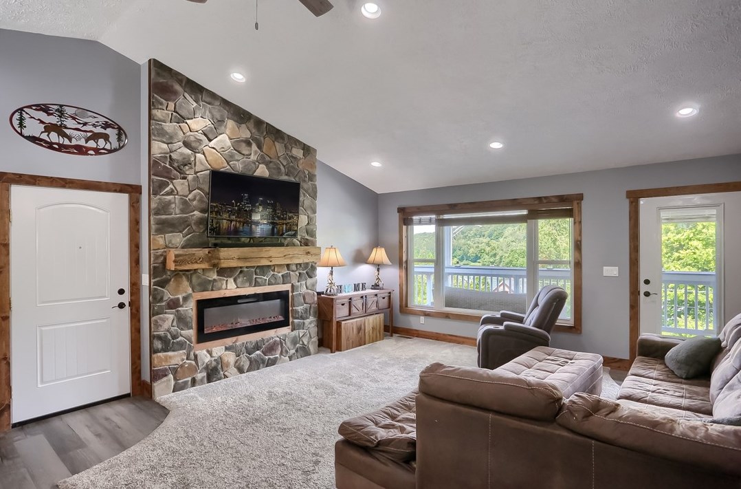101 Millsboro Rd, Rices Landing, PA 15357