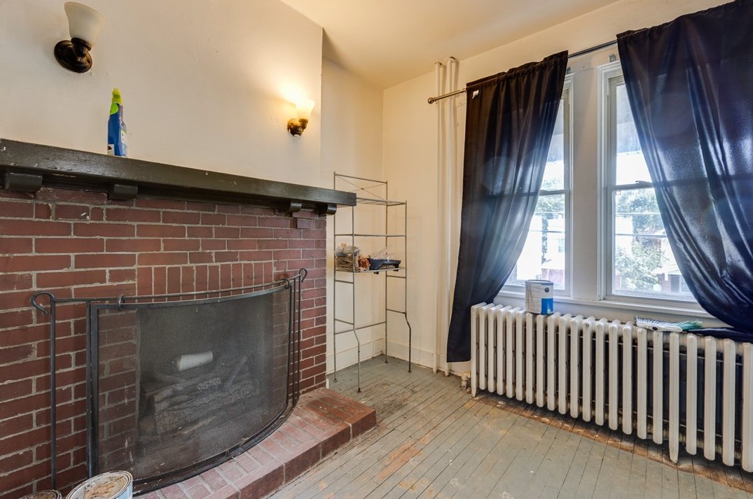 932 Woodbourne Ave, Pittsburgh PA  15226-2108 exterior