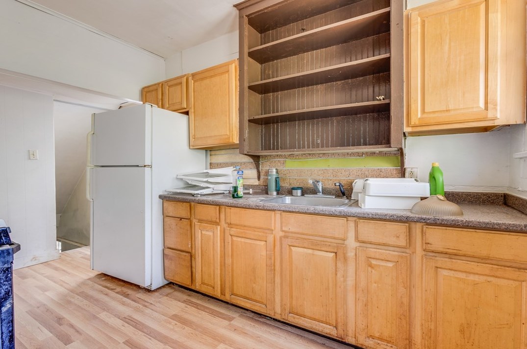 932 Woodbourne Ave, Pittsburgh PA  15226-2108 exterior