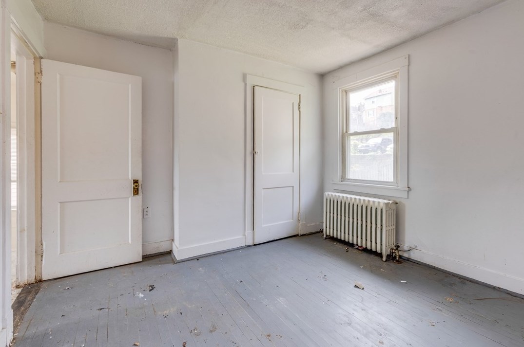 932 Woodbourne Ave, Pittsburgh PA  15226-2108 exterior