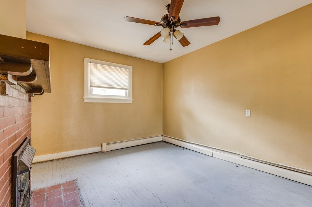 932 Woodbourne Ave, Pittsburgh PA  15226-2108 exterior