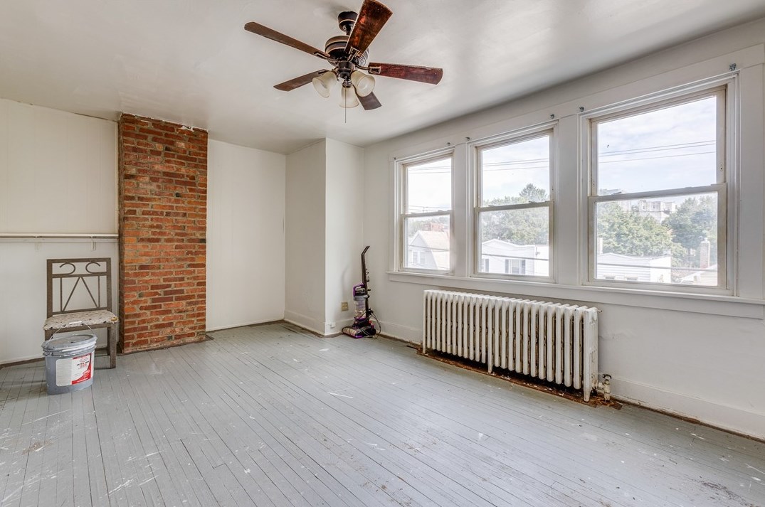 932 Woodbourne Ave, Pittsburgh PA  15226-2108 exterior