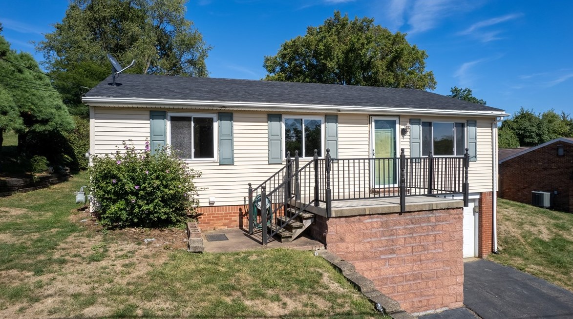 218 Cortez Dr, Washington, PA 15301