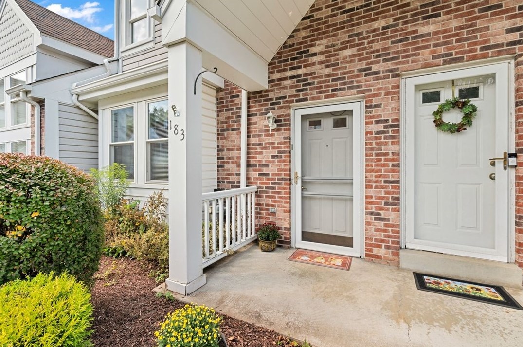 183 Old Village Ln, Bethel Park, PA 15102
