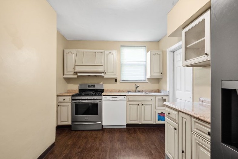 1033 Berkshire Ave, Pittsburgh PA  15226-2218 exterior