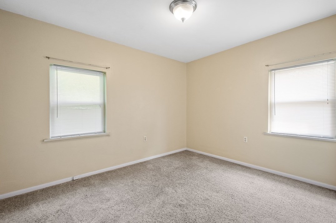 1033 Berkshire Ave, Pittsburgh PA  15226-2218 exterior