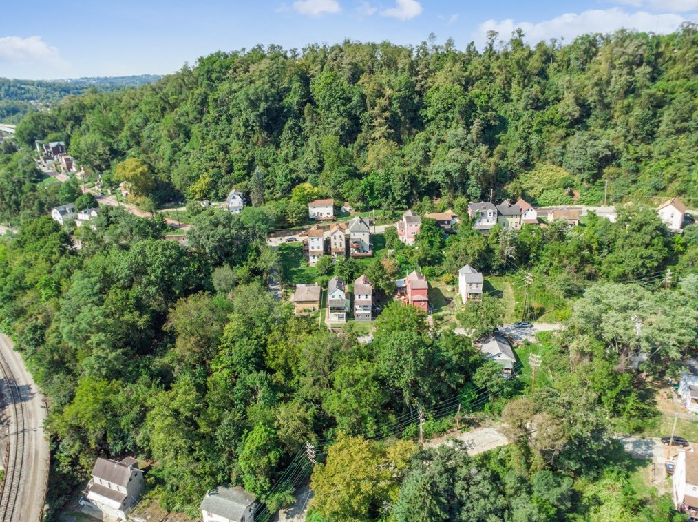 225 Miller St, Turtle Creek, PA 15145