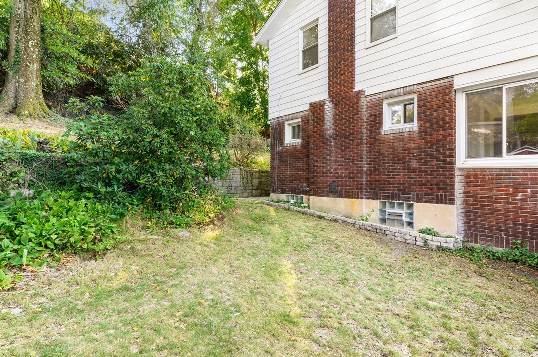 4830 Stanton Ave, Pittsburgh PA 15201-1628 exterior