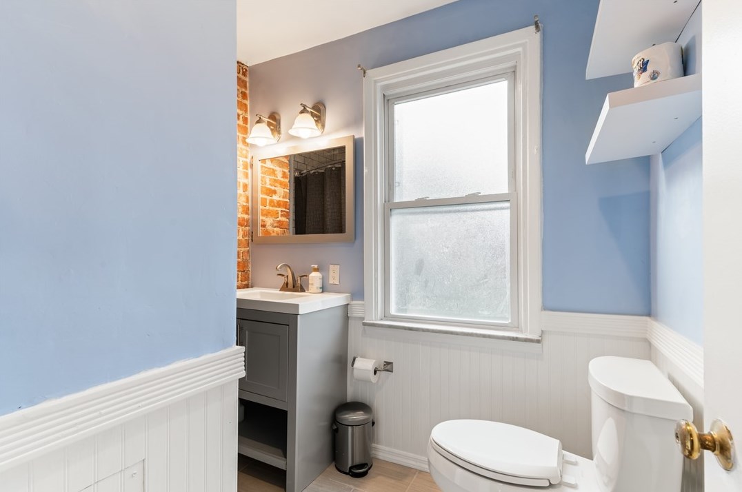 4830 Stanton Ave, Pittsburgh PA 15201-1628 exterior