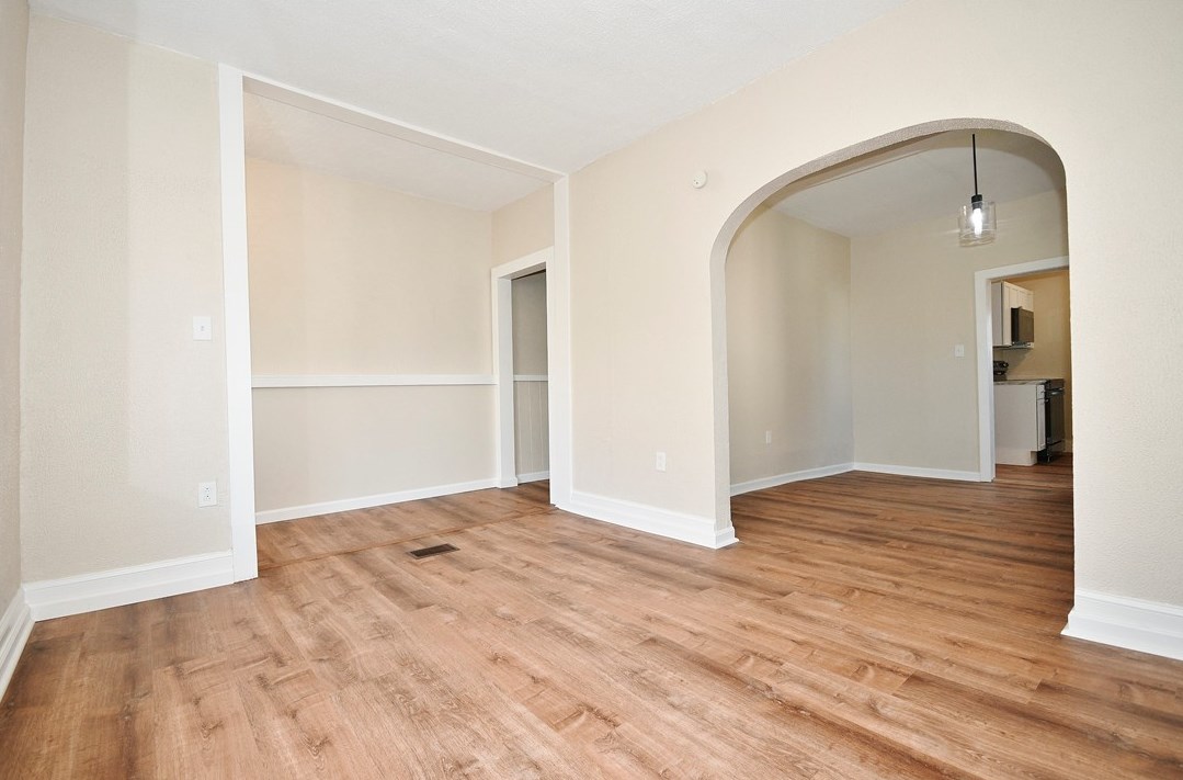 2010 Arlington Ave, Pittsburgh, PA 15210-1920