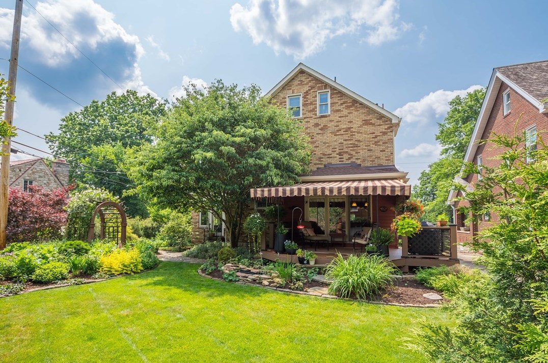 100 Vernon Dr, Pittsburgh, PA 15228