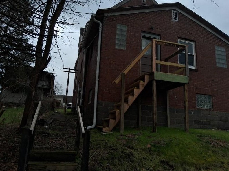 1328 Forest Ave, New Kensington, PA 15068