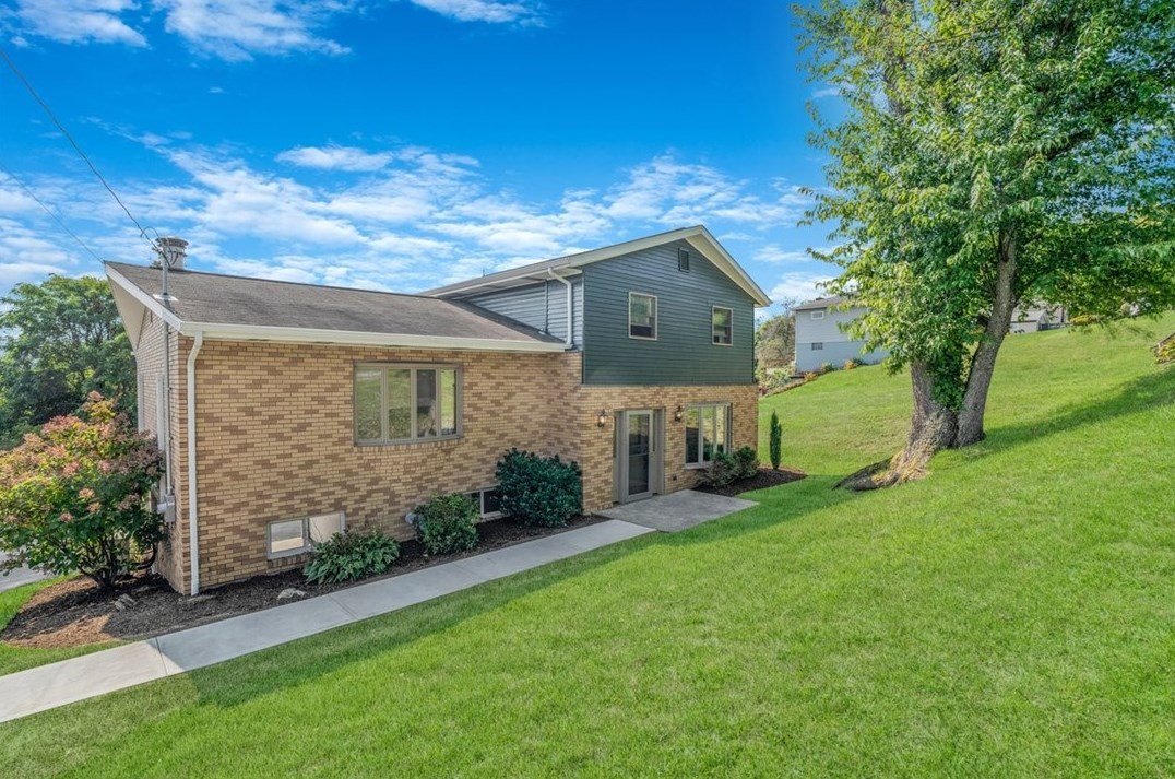 4404 Finleyville Elrama Rd, Finleyville, PA 15332