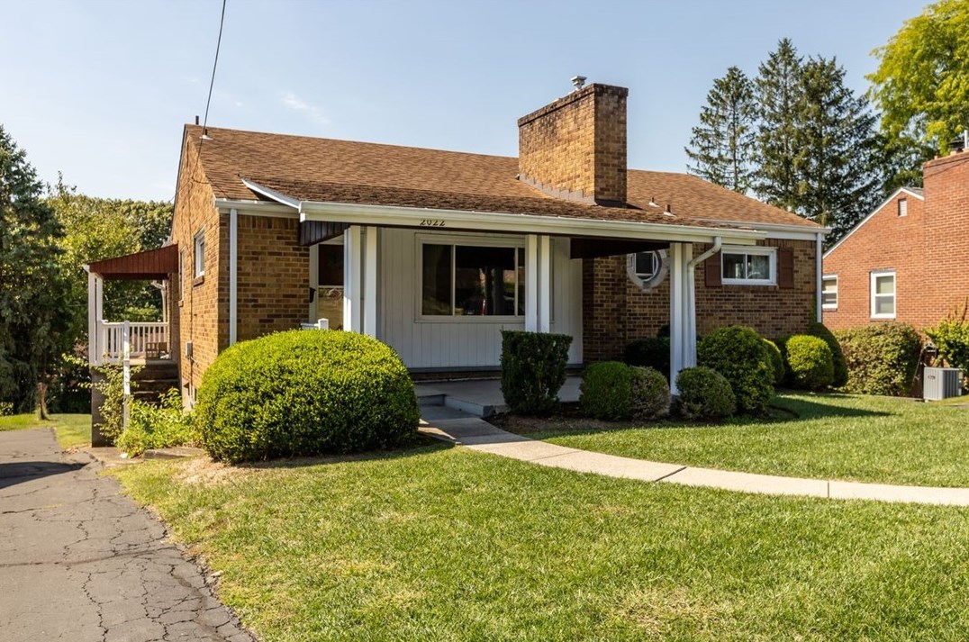 2022 Worcester Dr, Pittsburgh, PA 15243
