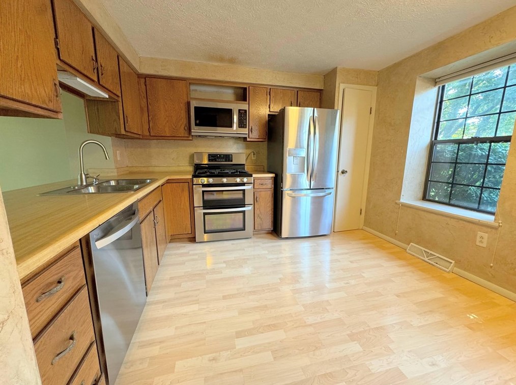 805 Timberglen Dr, Imperial, PA 15126