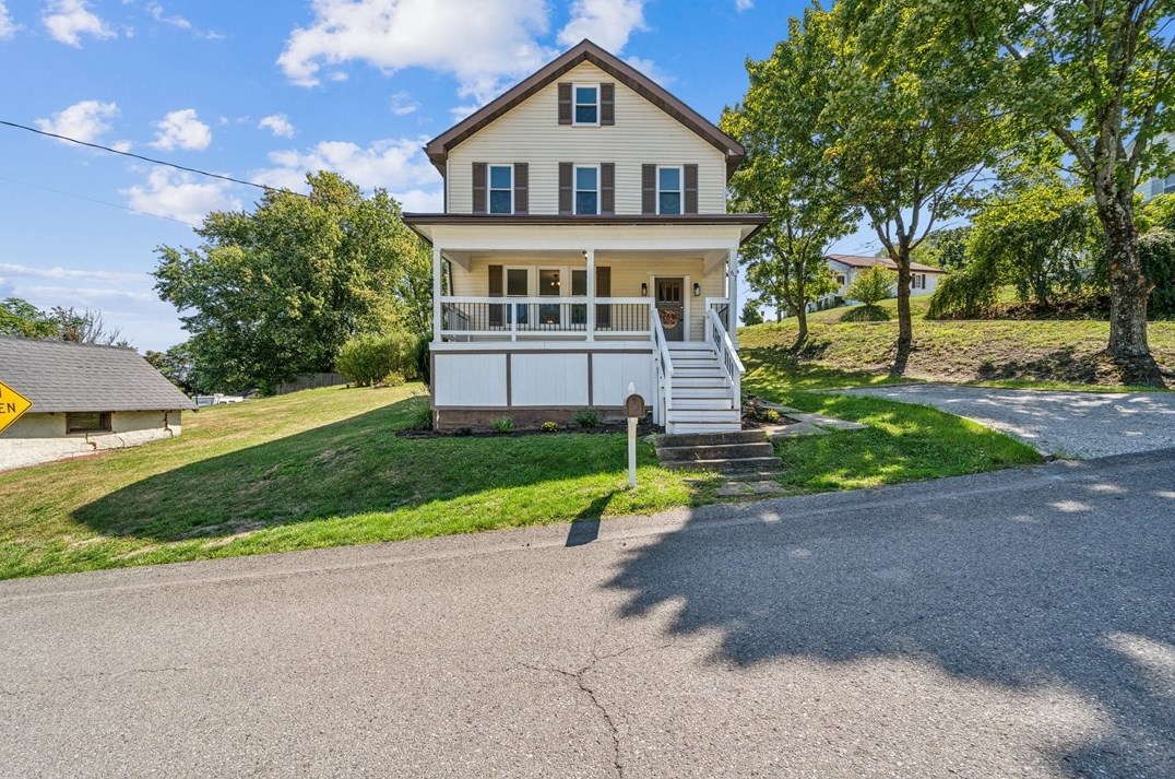67 Elizabeth St, Washington, PA 15301