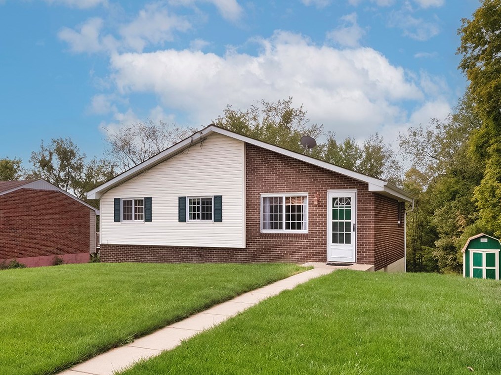 4011 Crestwood Dr, Gibsonia, PA 15044