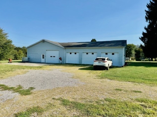 108 Wear Dr, New Castle, PA 16102