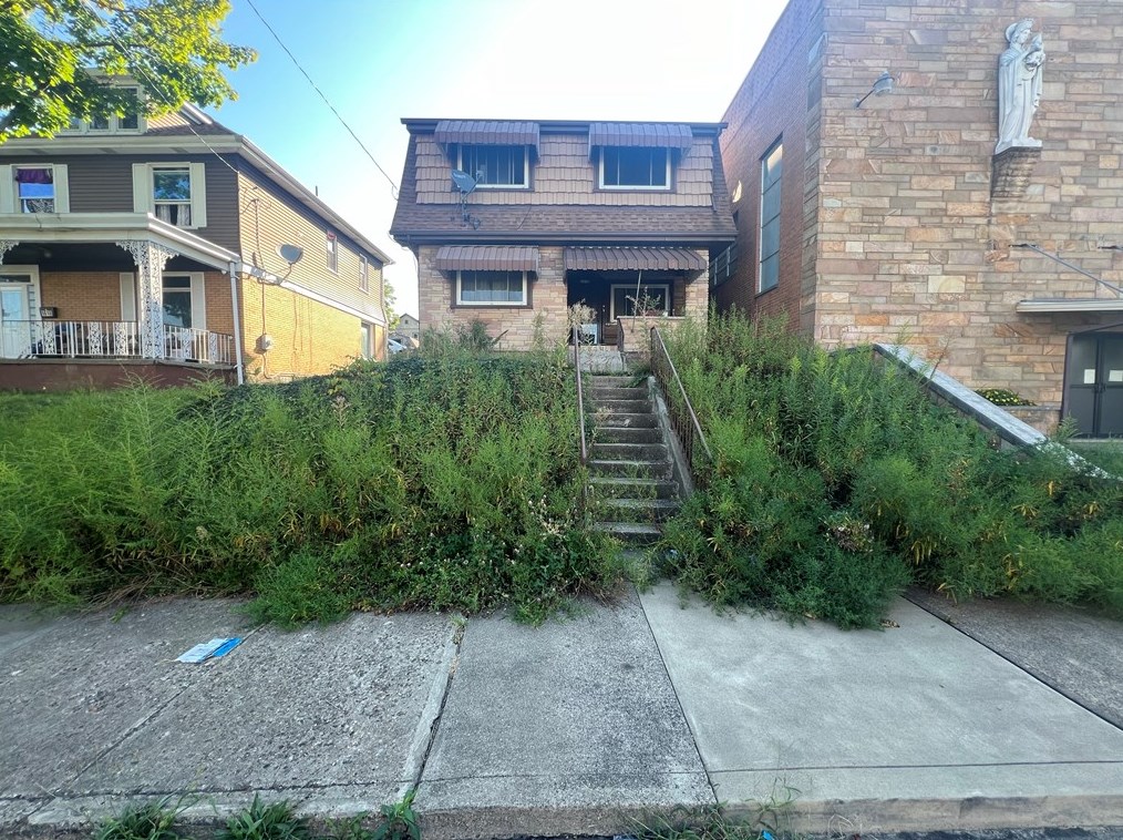 1614 Kenneth Ave, New Kensington, PA 15068