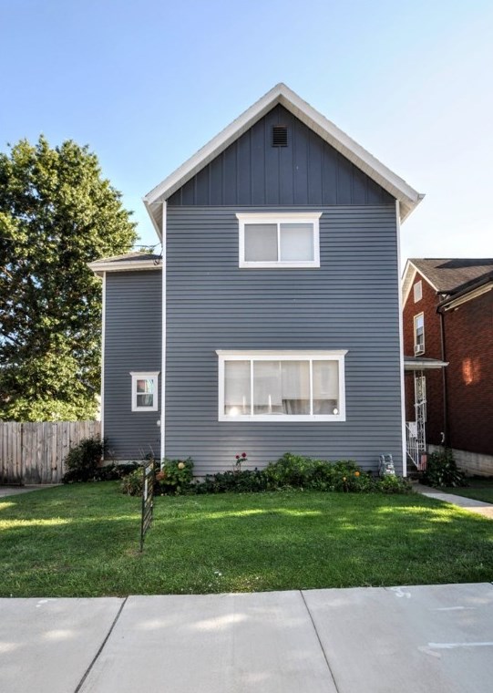 216 E College St, Canonsburg, PA 15317