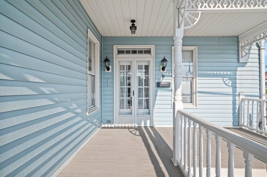 8 Pike St, Houston, PA 15342-1528