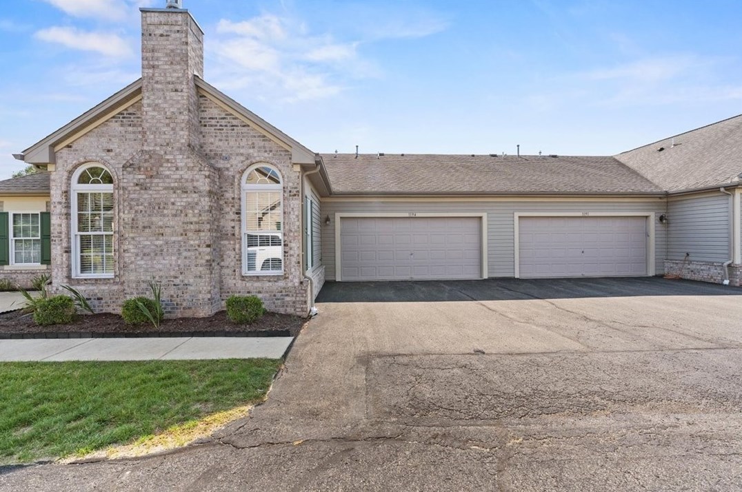1194 Cobblestone Ln, Valencia, PA 16059