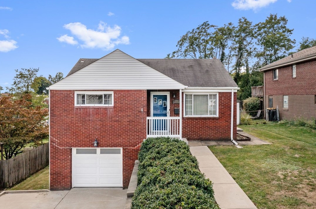 2765 Bertha St, Bethel Park, PA 15102