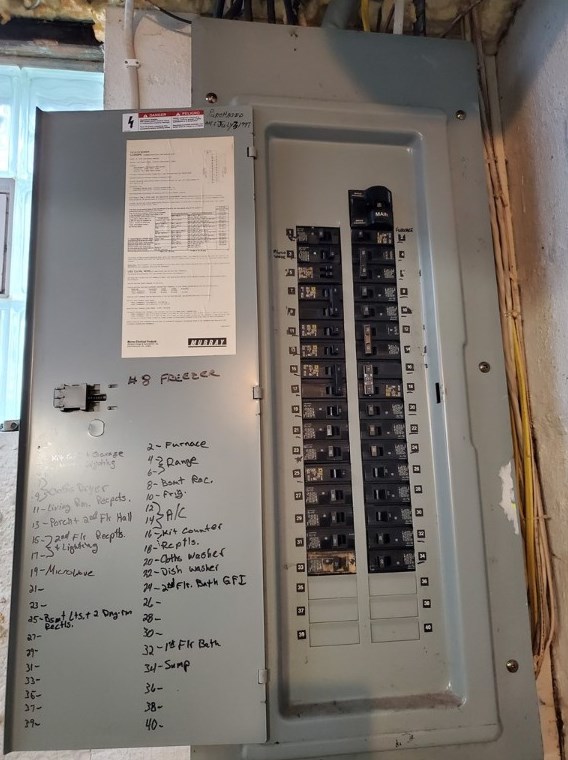 2007 Delaware Ave, New Castle PA  16105-2210 exterior