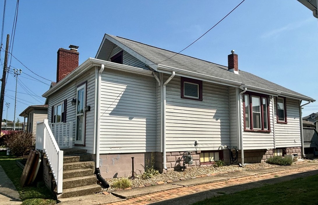 1630 2nd St, New Brighton, PA 15066