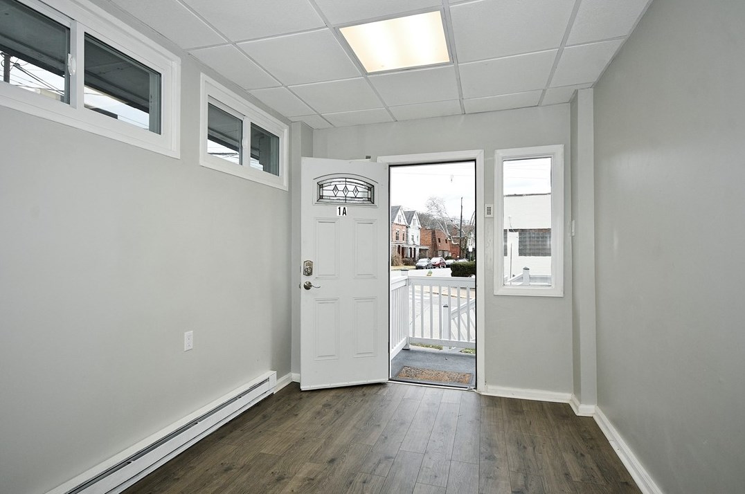 7529 Roslyn St, Pittsburgh, PA 15218-2532