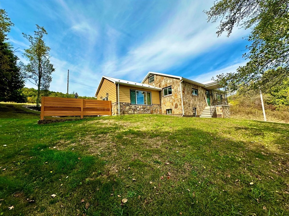 177 Camp Ground Rd, Listonburg, PA 15424
