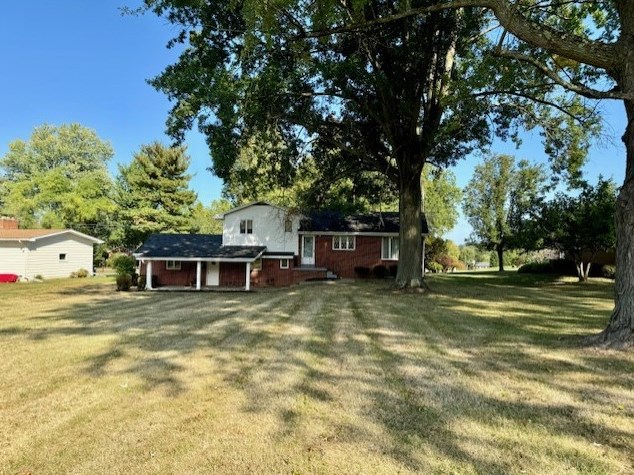14 Fruitland Dr, New Castle, PA 16105