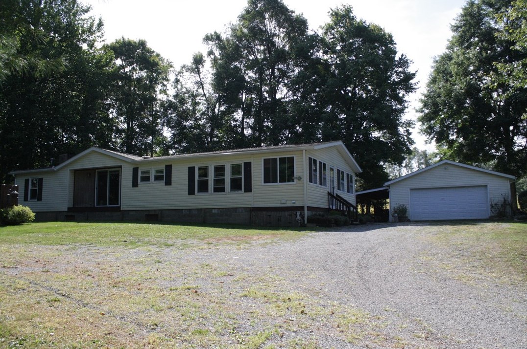 3452 Sandy Lake New Lebanon Rd, Sandy Lake, PA 16145