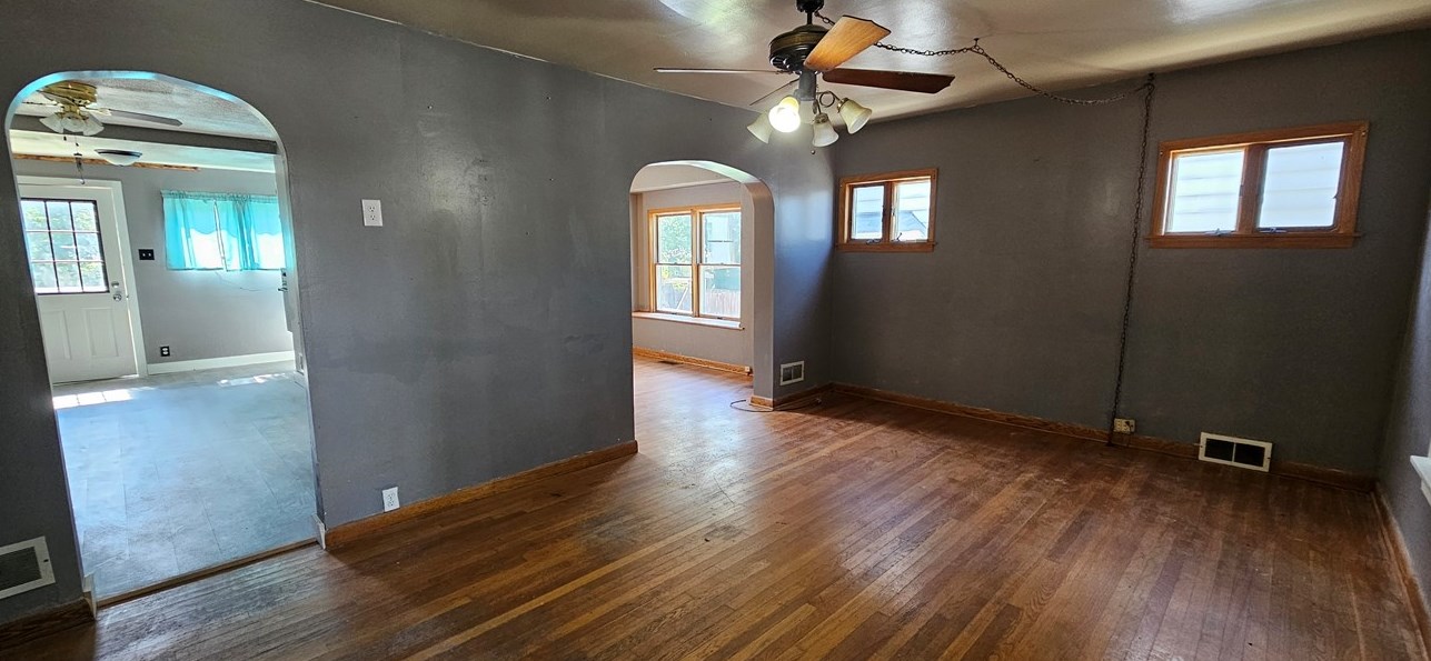 728 Meek St, Hermitage, PA 16146