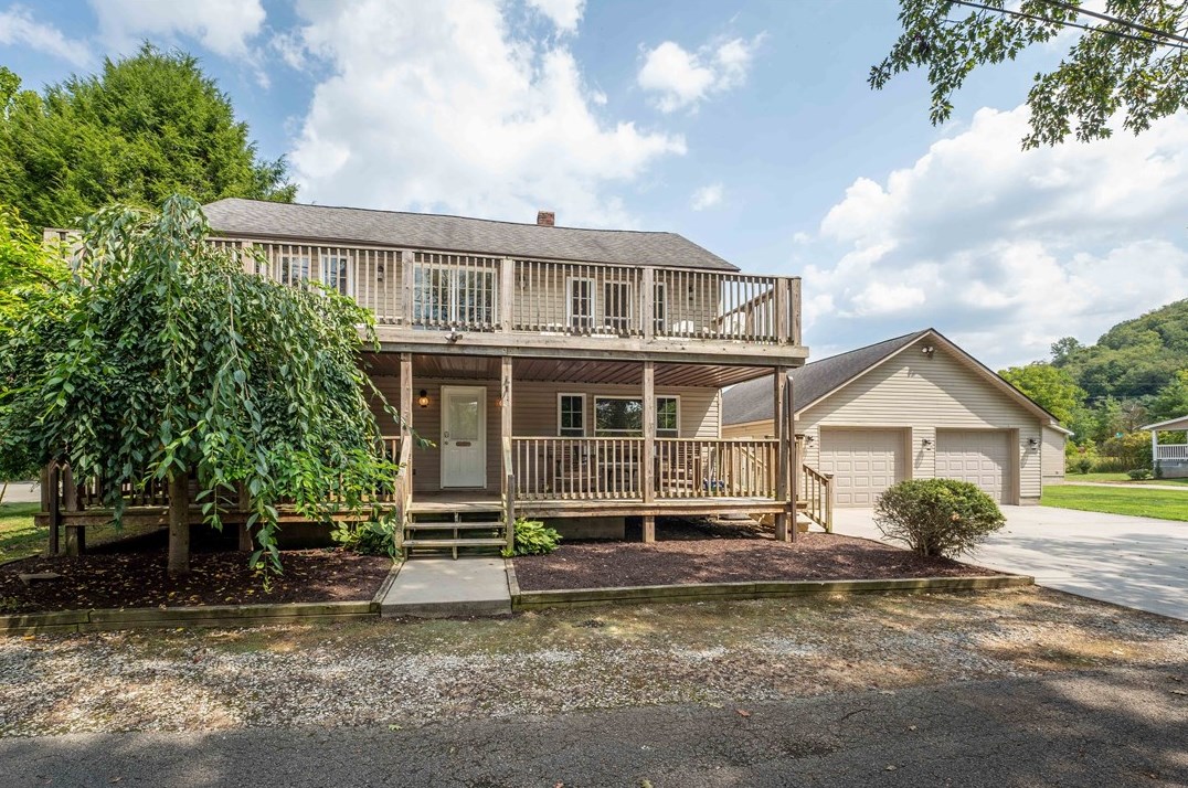 829 River Rd, Listonburg, PA 15424