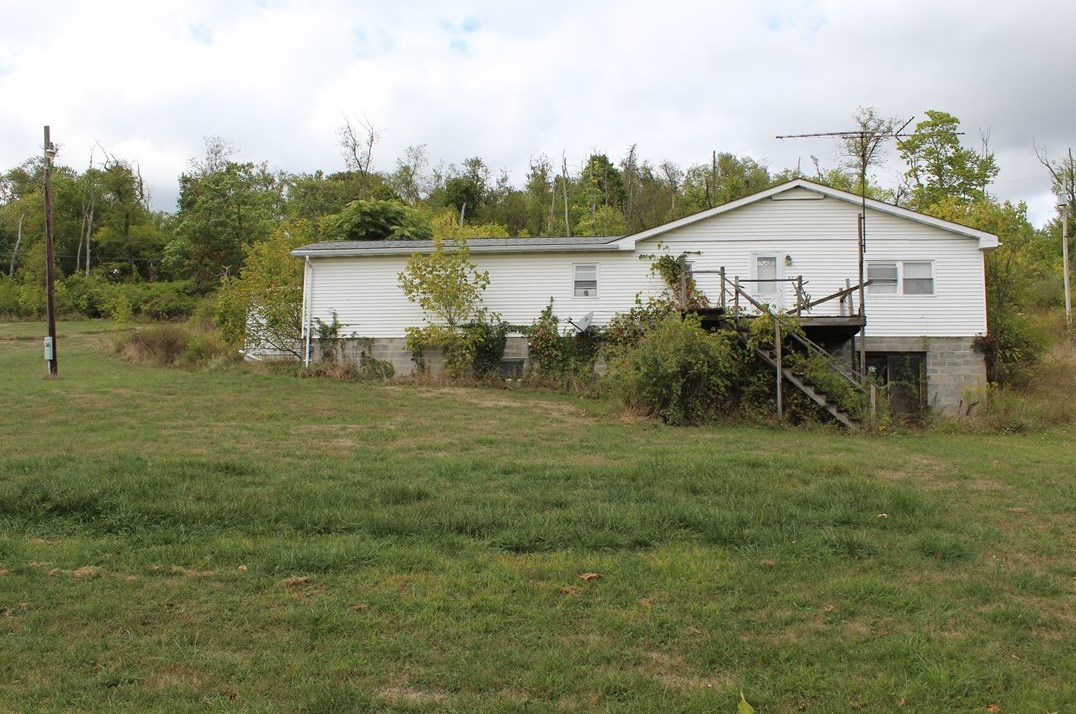 27 Reese Ln, Claysville, PA 15323
