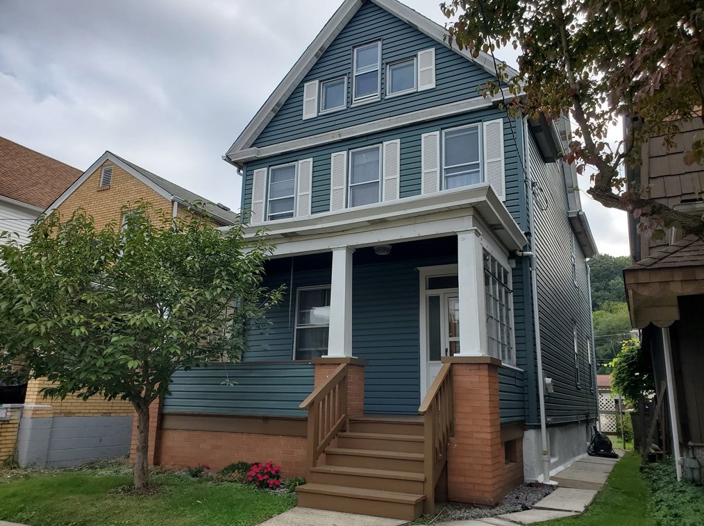 702 5th Ave, Ford City, PA 16226-1107