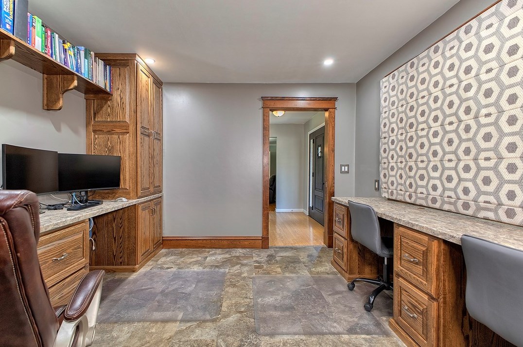 978 Barclay Rd, Indiana PA 15701-9775 exterior