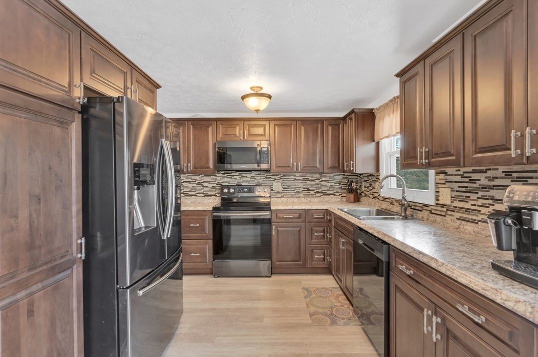 346 Butterfield Dr, North Huntingdon, PA 15642
