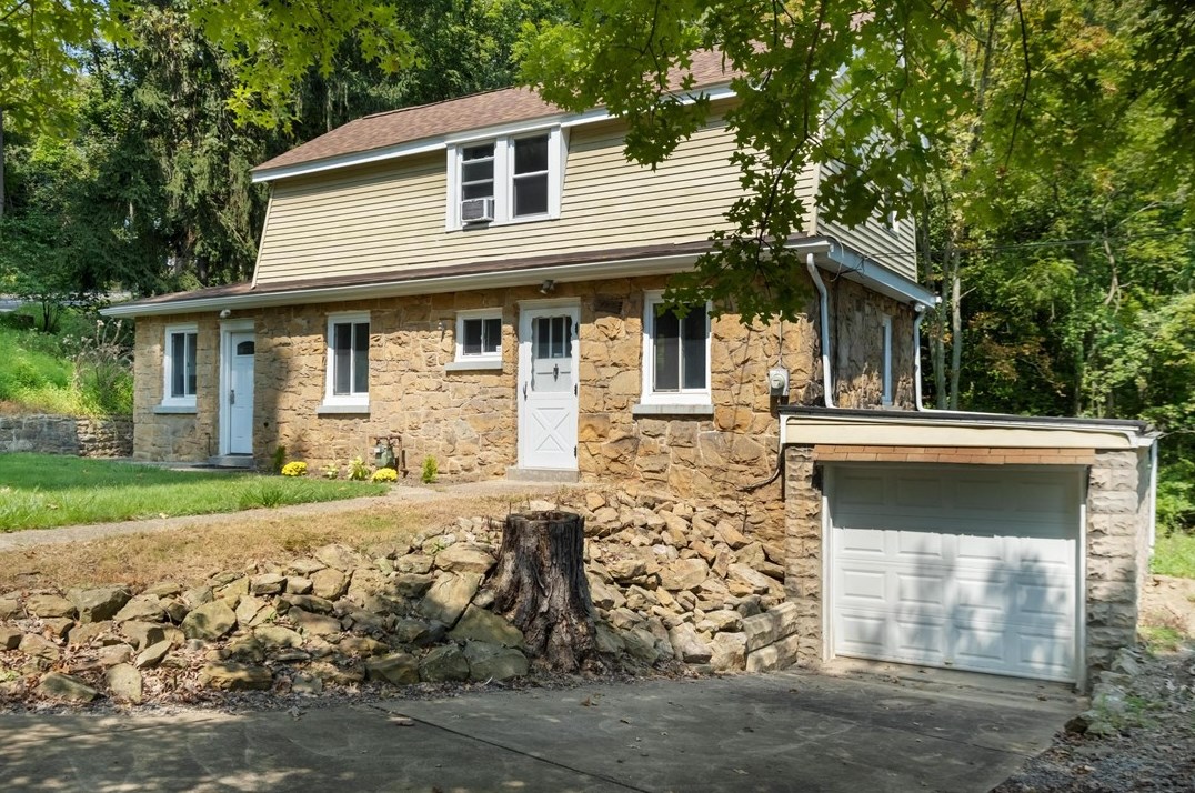 119 Klein, Glenshaw, PA 15116