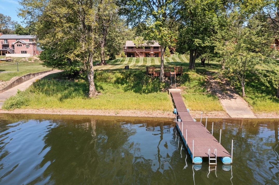 1164 River Rd, Freeport, PA 16229
